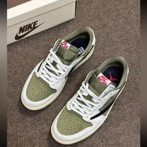 Travis Scott x Air Jordan 1 Retro Low 'Reverse Olive'